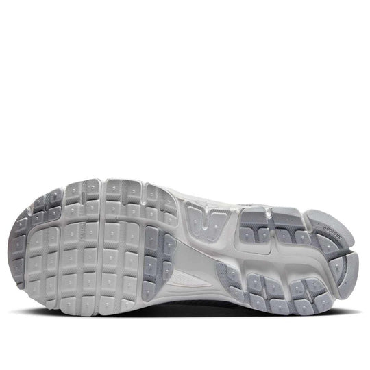 (WMNS) Nike Air Zoom Vomero 5 'Pure Platinum Platinum Tint Wolf Grey Summit White' HQ0458-001
