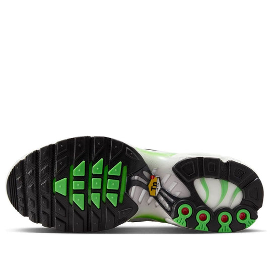 (WMNS) Nike Air Max Plus 'Green Strike' DZ3671-001