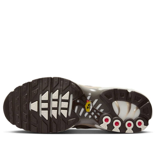 (WMNS) Nike Air Max Plus 'Mink Brown Baroque Brown Sail Metallic Silver' DZ3671-200