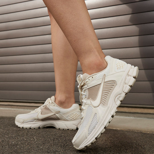 (WMNS) Nike Air Zoom Vomero 5 'Sail Light Orewood Brown' FQ6868-111