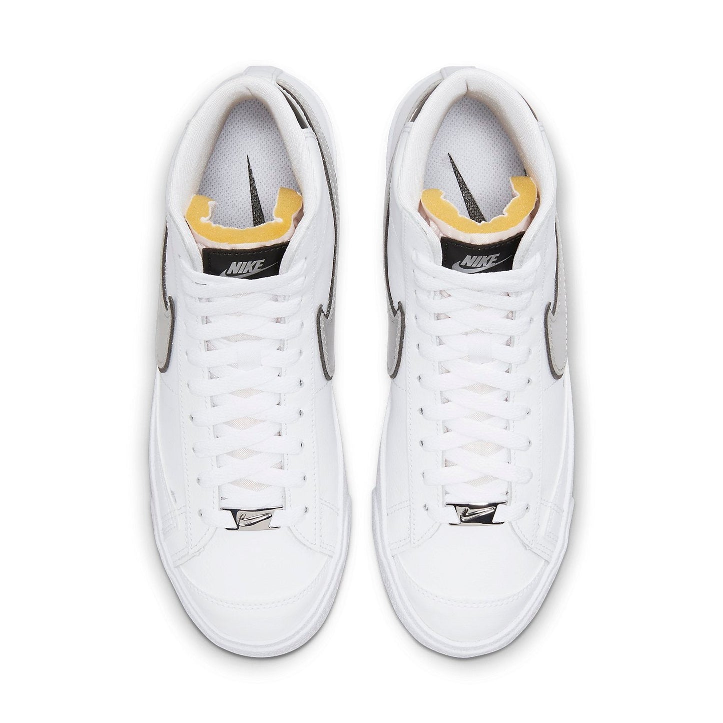 Nike(WMNS) Blazer Mid '77 Essential 'White Metallic Silver'