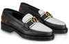 (WMNS) LOUIS VUITTON Academy Flat Loafers 'Black with Monogram Back' 1A66QN