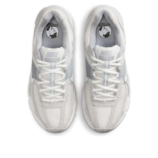 (WMNS) Nike Air Zoom Vomero 5 'Pure Platinum Platinum Tint Wolf Grey Summit White' HQ0458-001