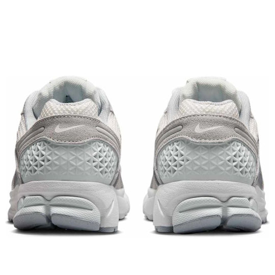 (WMNS) Nike Air Zoom Vomero 5 'Pure Platinum Platinum Tint Wolf Grey Summit White' HQ0458-001
