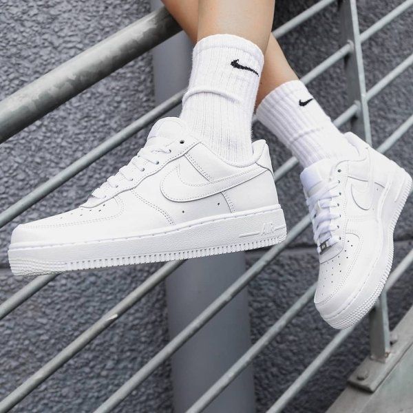 AIR FORCE 1 CLASSIC ALL WHITE CASUAL SNEAKERS FOR MEN
