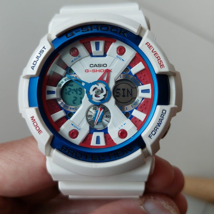 CASIOG-Shock Analog-Digital 'White'