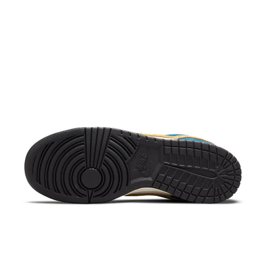 Nike x Kasina Dunk Low '80s Bus' CZ6501-100