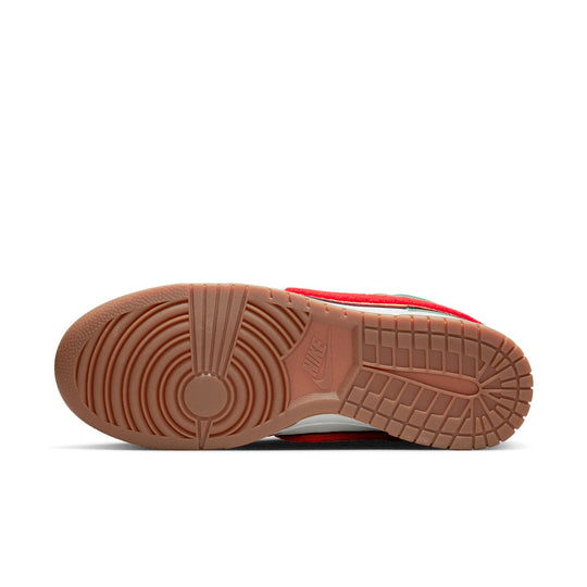 Nike Dunk High 'Chenille Swoosh' DR8805-100