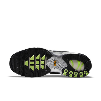 Nike Air Max Plus SE 'Black Chrome' DM7570-001