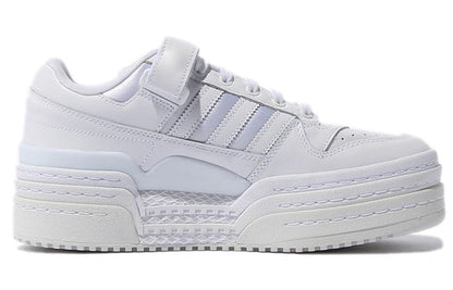 adidas originals Unisex Triple Platforum Low Sneakers White GY0821