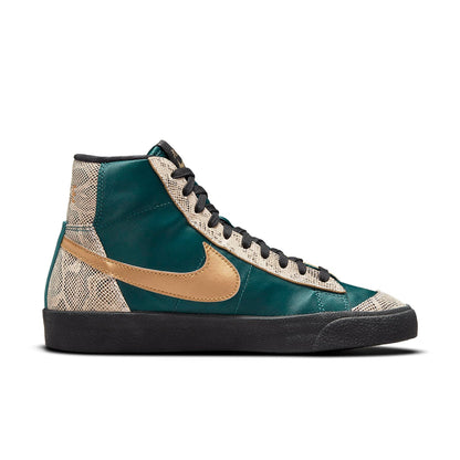 Nike(WMNS)  Blazer Mid '77 'Lucha Libre'