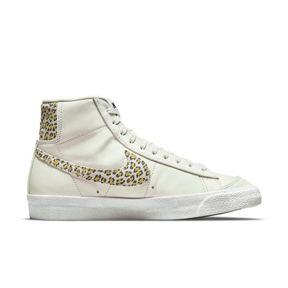 Nike(WMNS)  Blazer Mid '77 SE 'Lemon Leopard'