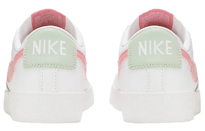 Nike(WMNS)  Blazer Low LE 'White Bleached Coral'