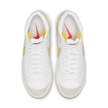 Nike(WMNS)  Blazer '77 Vintage Mid 'Hyper Crimson'