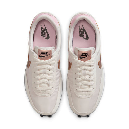 Nike(WMNS)  Daybreak 'Light Orewood Bronze'