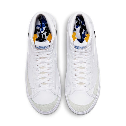 Nike(WMNS)  Blazer Mid '77 SE 'Sisterhood - White Metallic Silver'