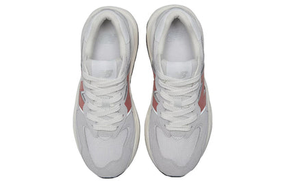 (WMNS) New Balance 57/40 'Light Aluminum Mineral Red' W5740SLC