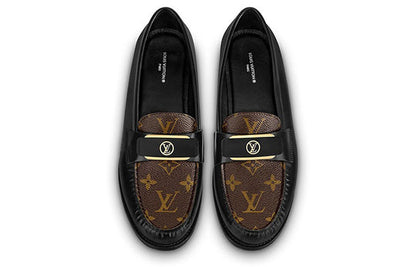 (WMNS) LOUIS VUITTON LV Loafers 'Black with Monogram and Gold Deco' 1AACXG