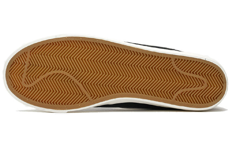 NikeSB Skateboard Blazer Low GT 'Black White'