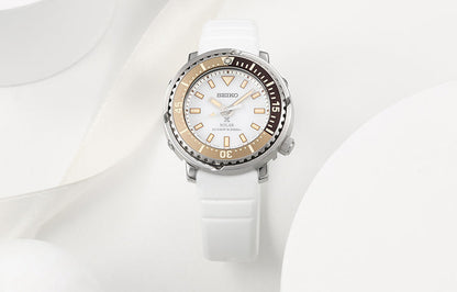 SEIKOPROSPEX Series Solar Quartzes Christmas Limited White