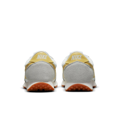 Nike(WMNS)  Daybreak 'Summit White Saturn Gold'