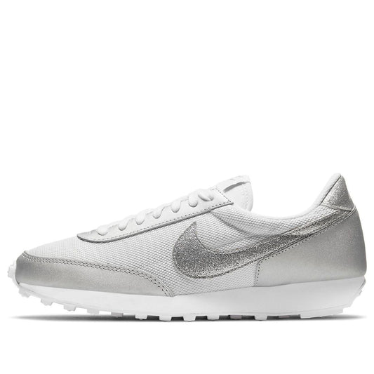Nike(WMNS)  Daybreak 'Metallic Silver'