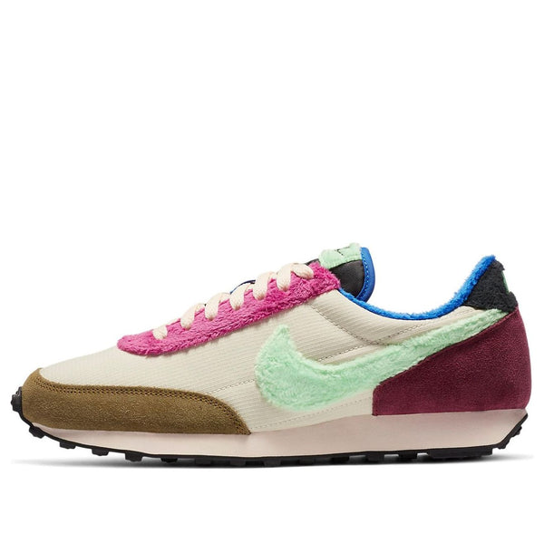 Nike(WMNS)  Daybreak 'Fur Pack - Fossil Cactus Flower'