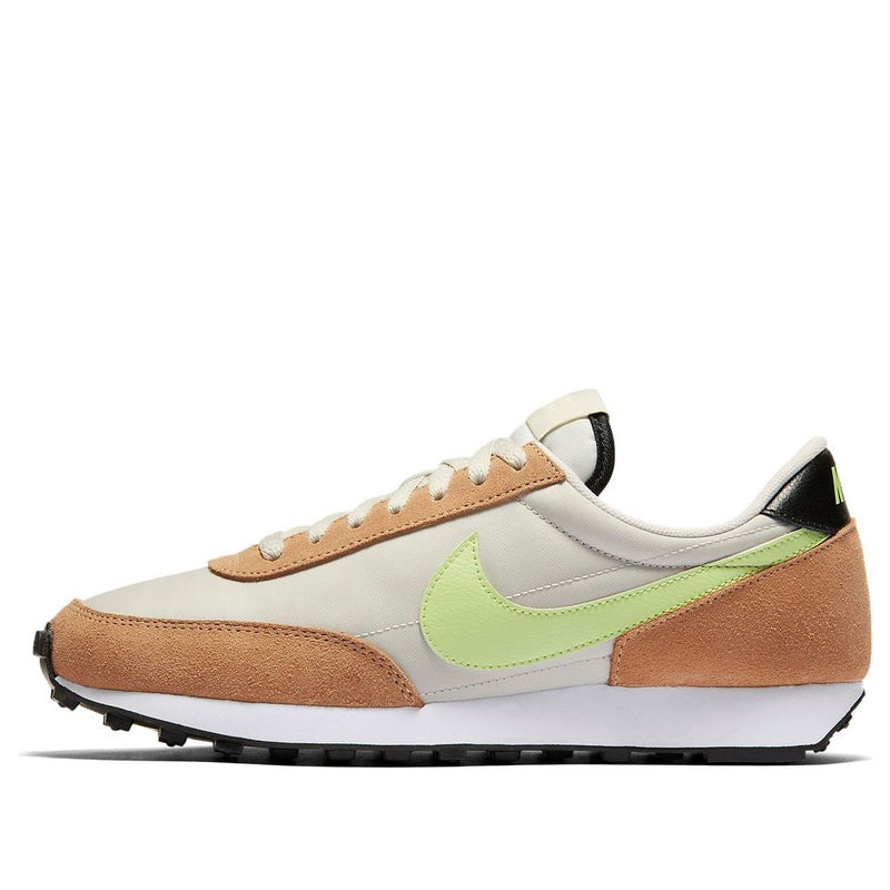 Nike(WMNS)  Daybreak 'Light Bone Barely Volt'