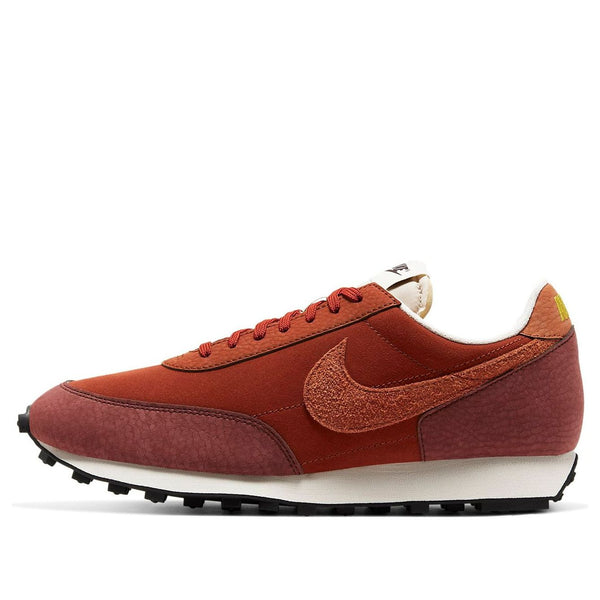 NikeDaybreak 'Rugged Orange'