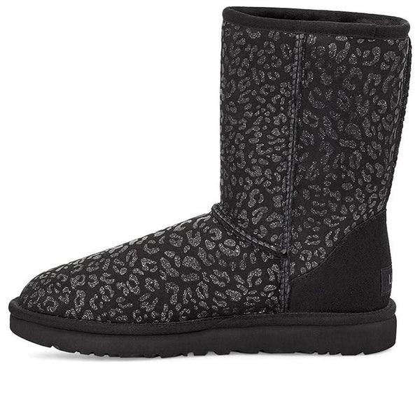 UGG(WMNS)  Classic Short Snow Leopard Fleece Lined Black