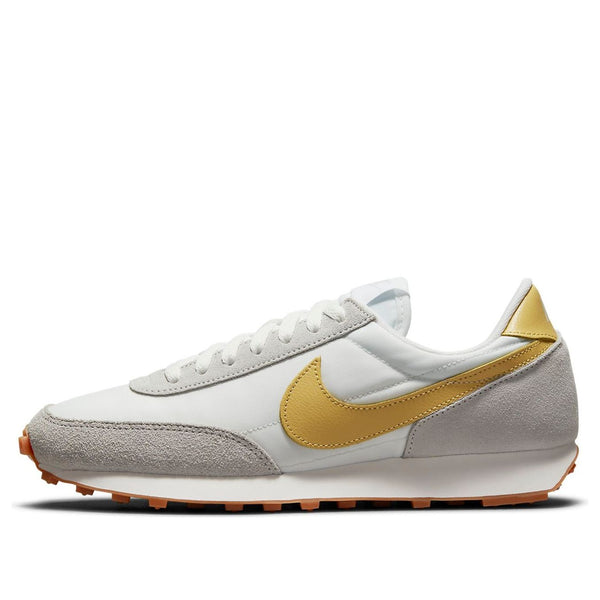 Nike(WMNS)  Daybreak 'Summit White Saturn Gold'