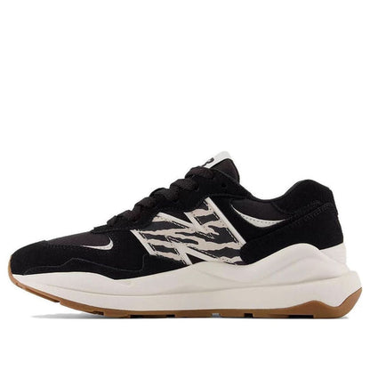 (WMNS) New Balance 57/40 'Black White' W5740APA