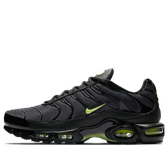 Nike Air Max Plus 'Night Ops' AJ2013-001